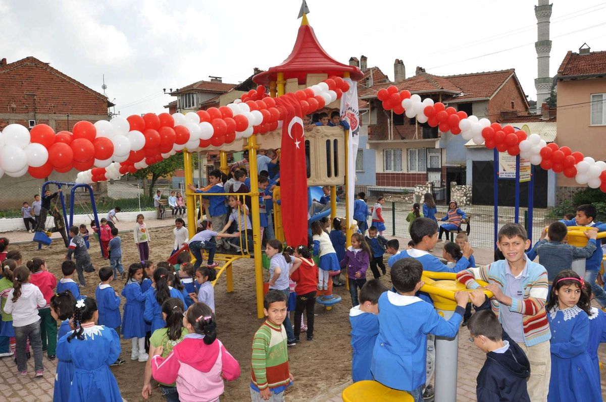 Uşak Belediyesi Çocular İçin "Masal Kent" Projesi Geliştirdi