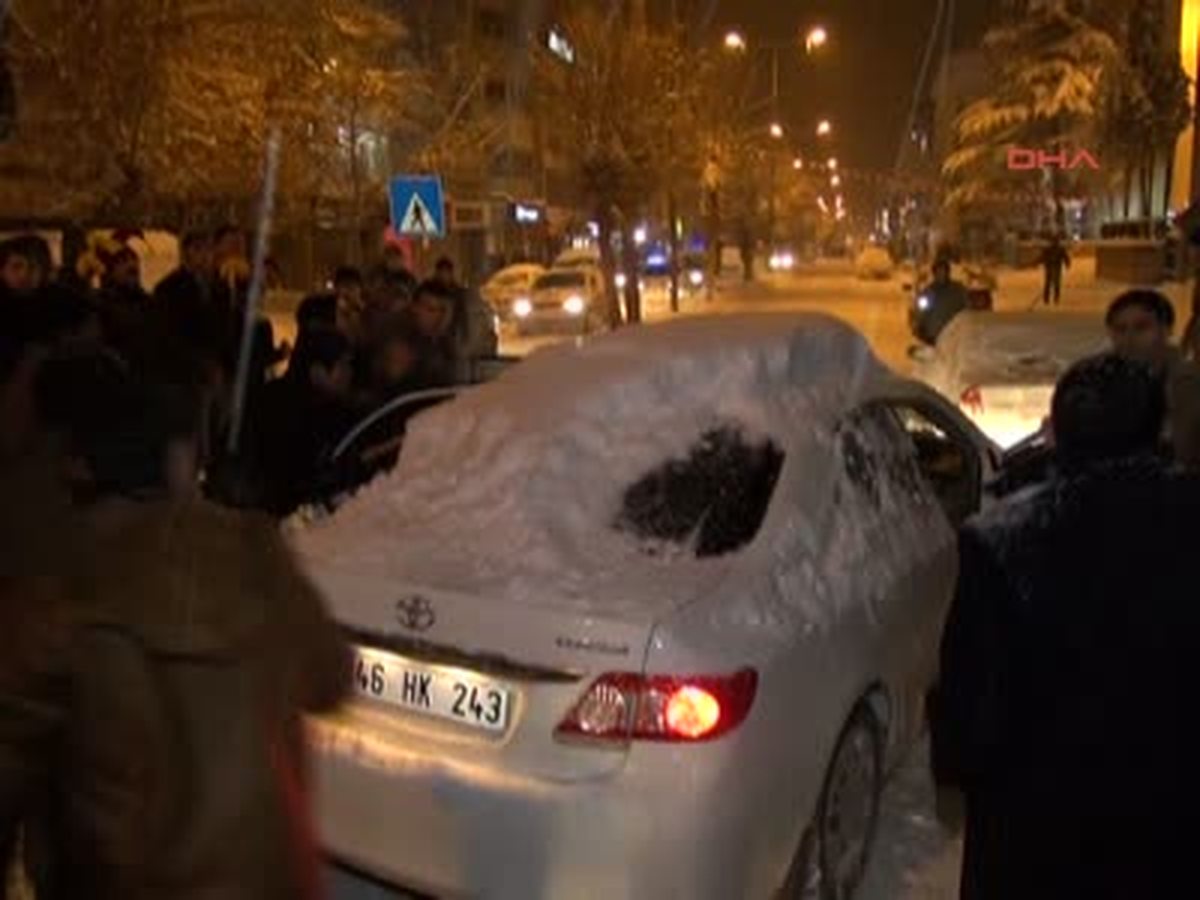 Feneli Sürücüye Taraftar Dayağı