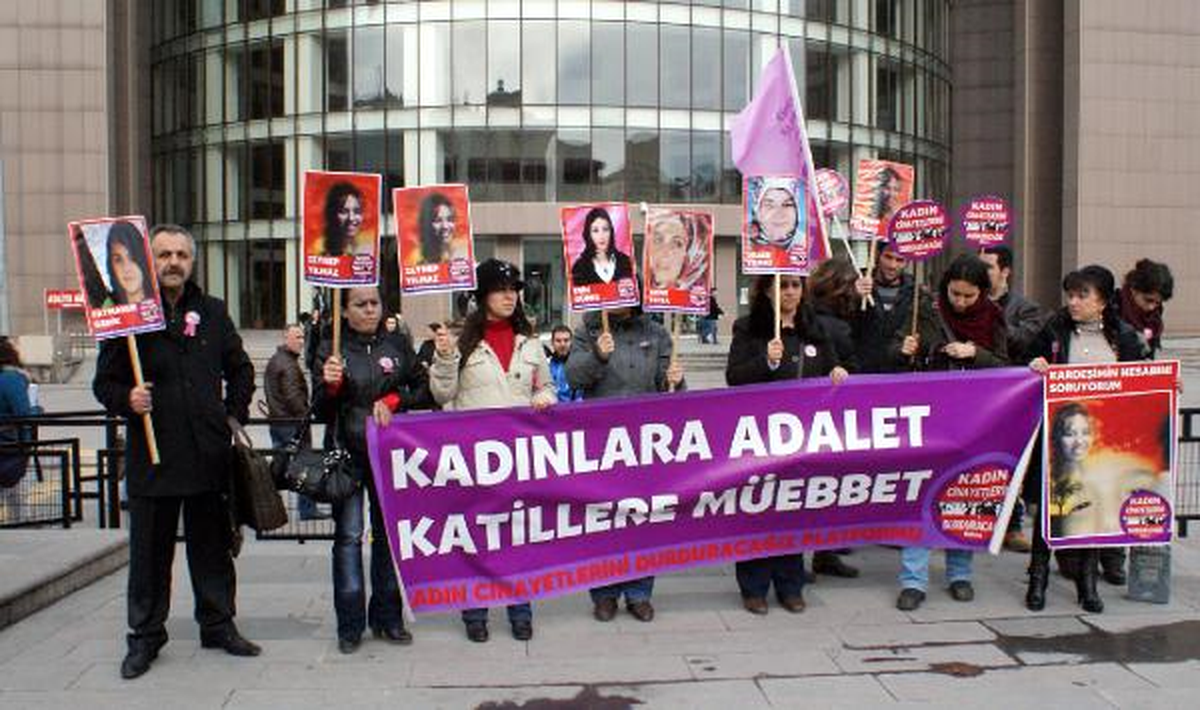 Adliye Önünde Kadın Cinayetleri Protestosu
