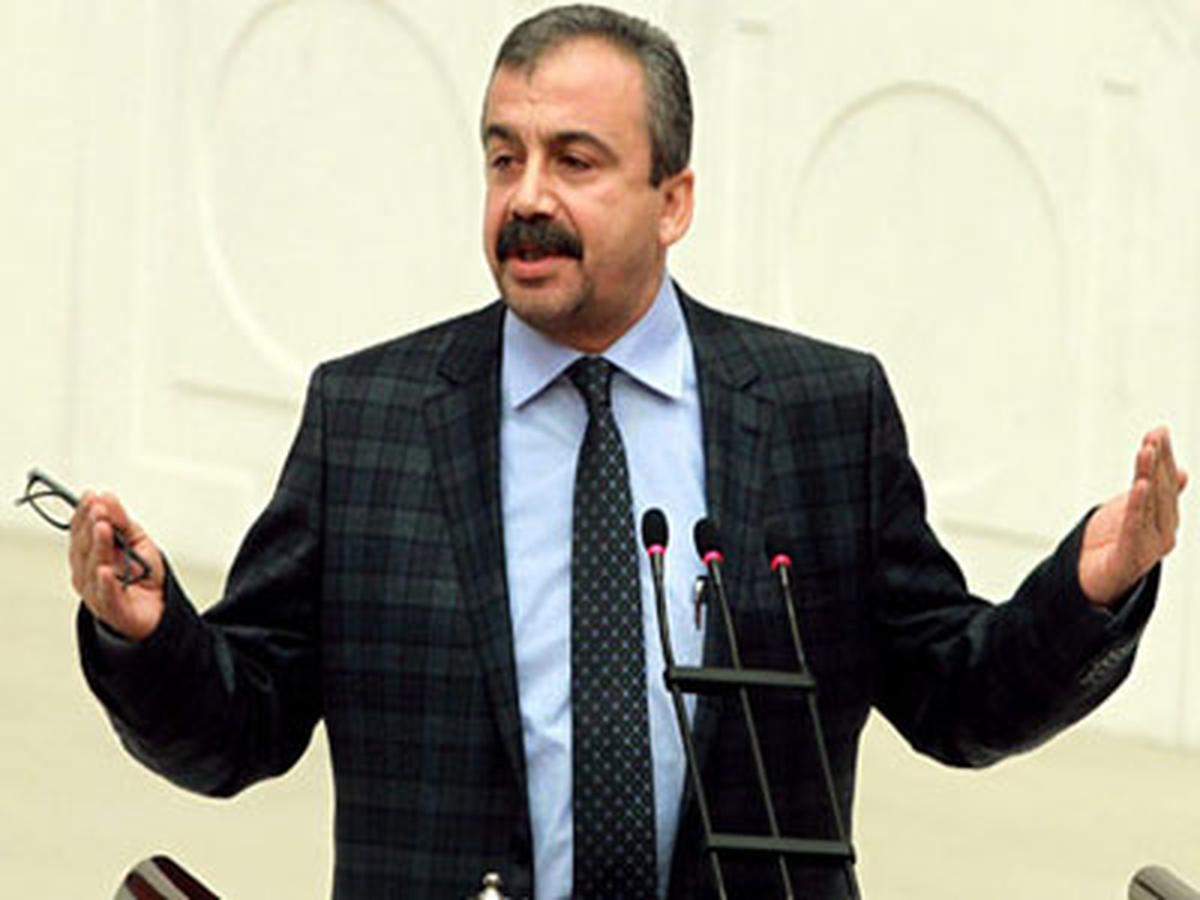 BDP\'li Tutuklu Vekiller, Fotoğrafları ile Meclis Kürsüsünde