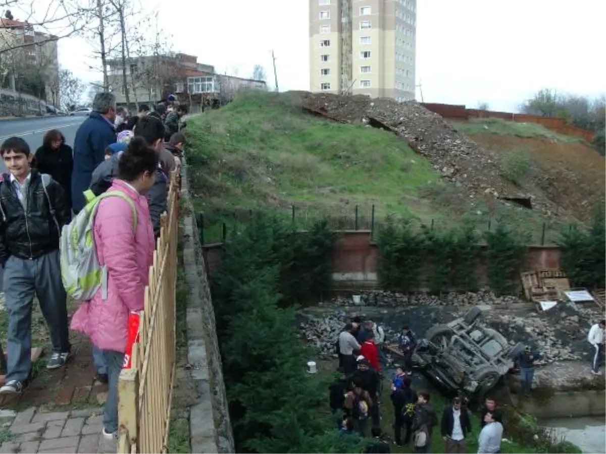 Cip 10 Metreden Uçtu: 1 Yaralı