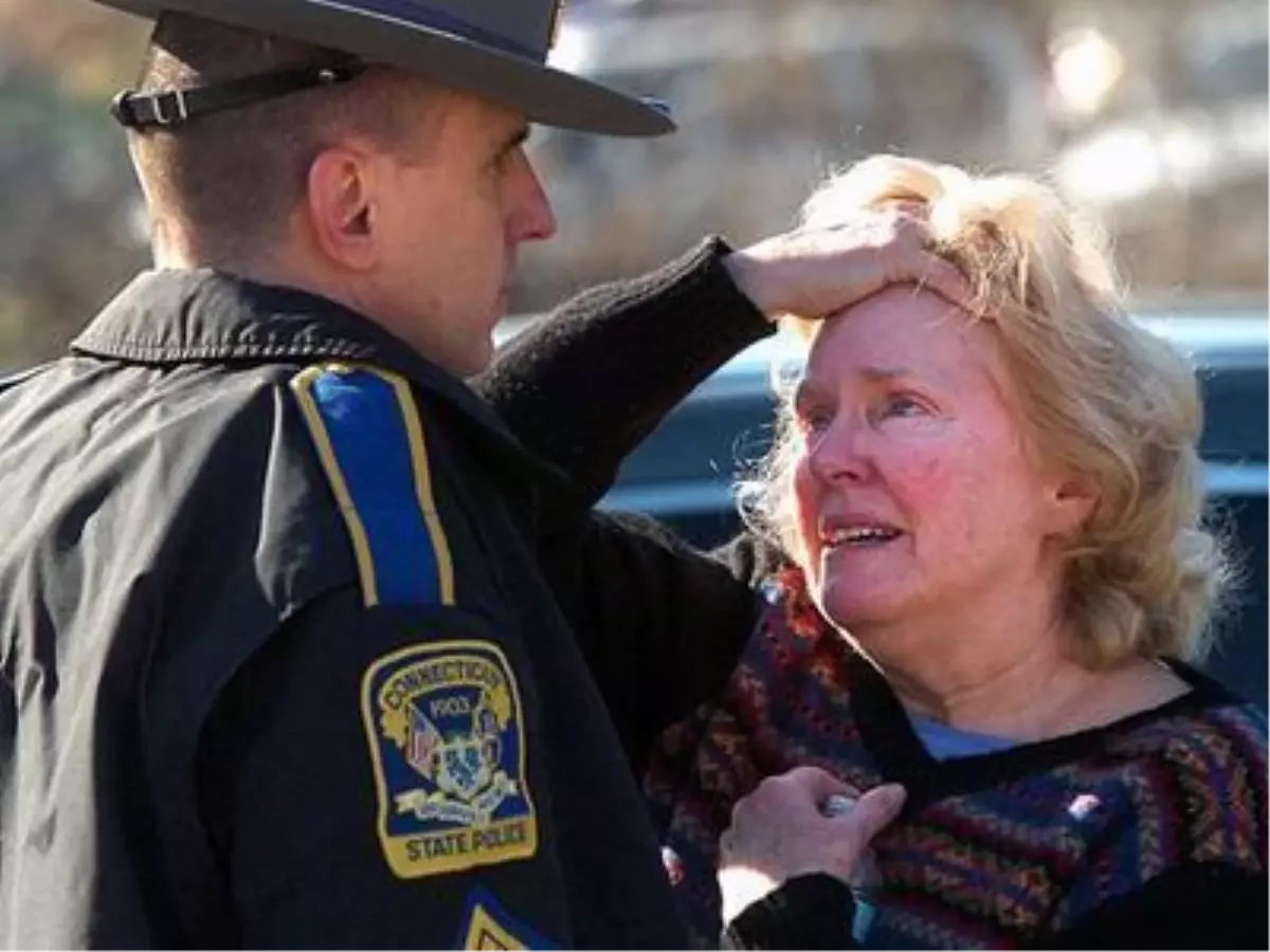 Connecticut\'taki İlkokula Silahlı Saldırı