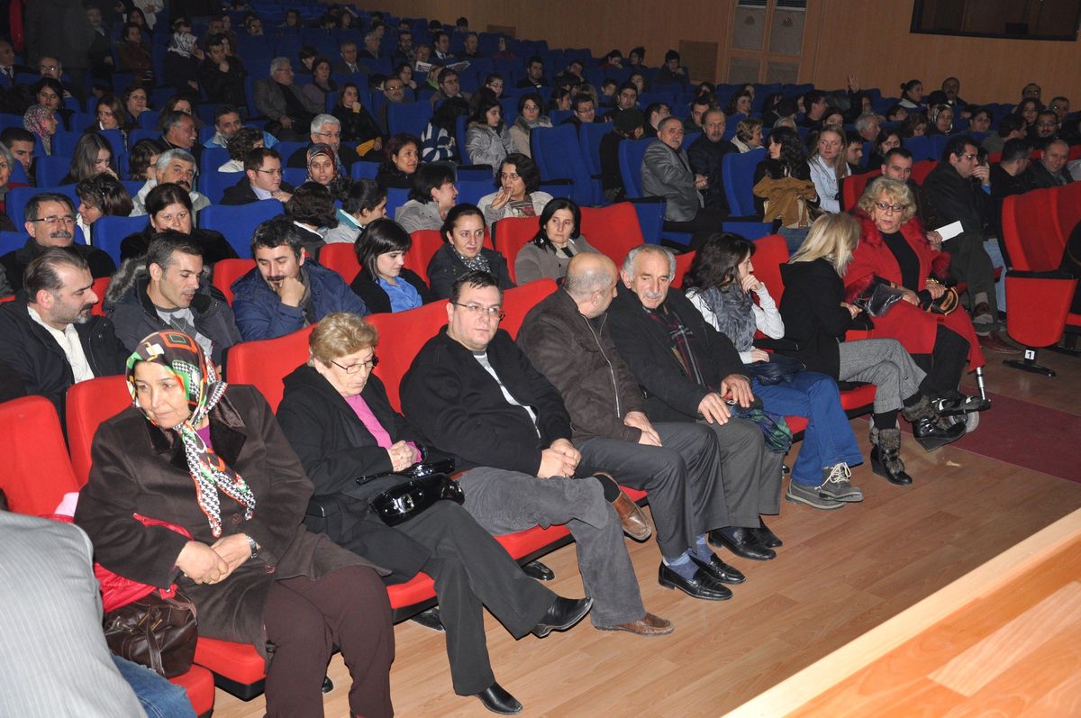 "Dinle Küçük Adam" Oyunu Sahnelendi