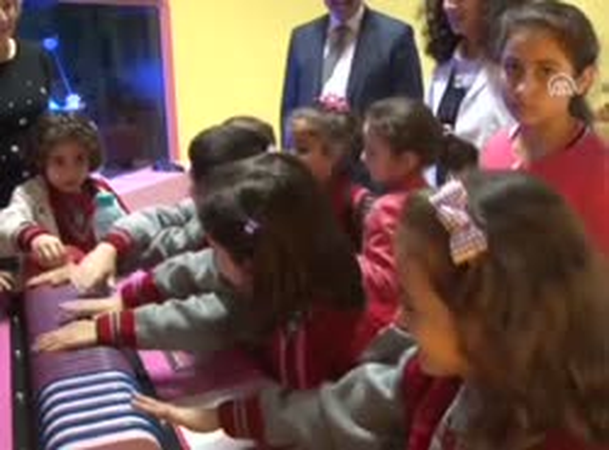 "Dokunmamak Yasak"