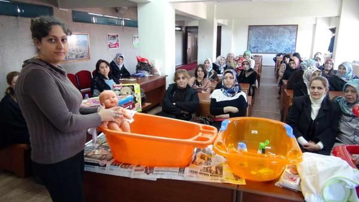 Erzincan\'da Bebek Bakıcılığı Kursu