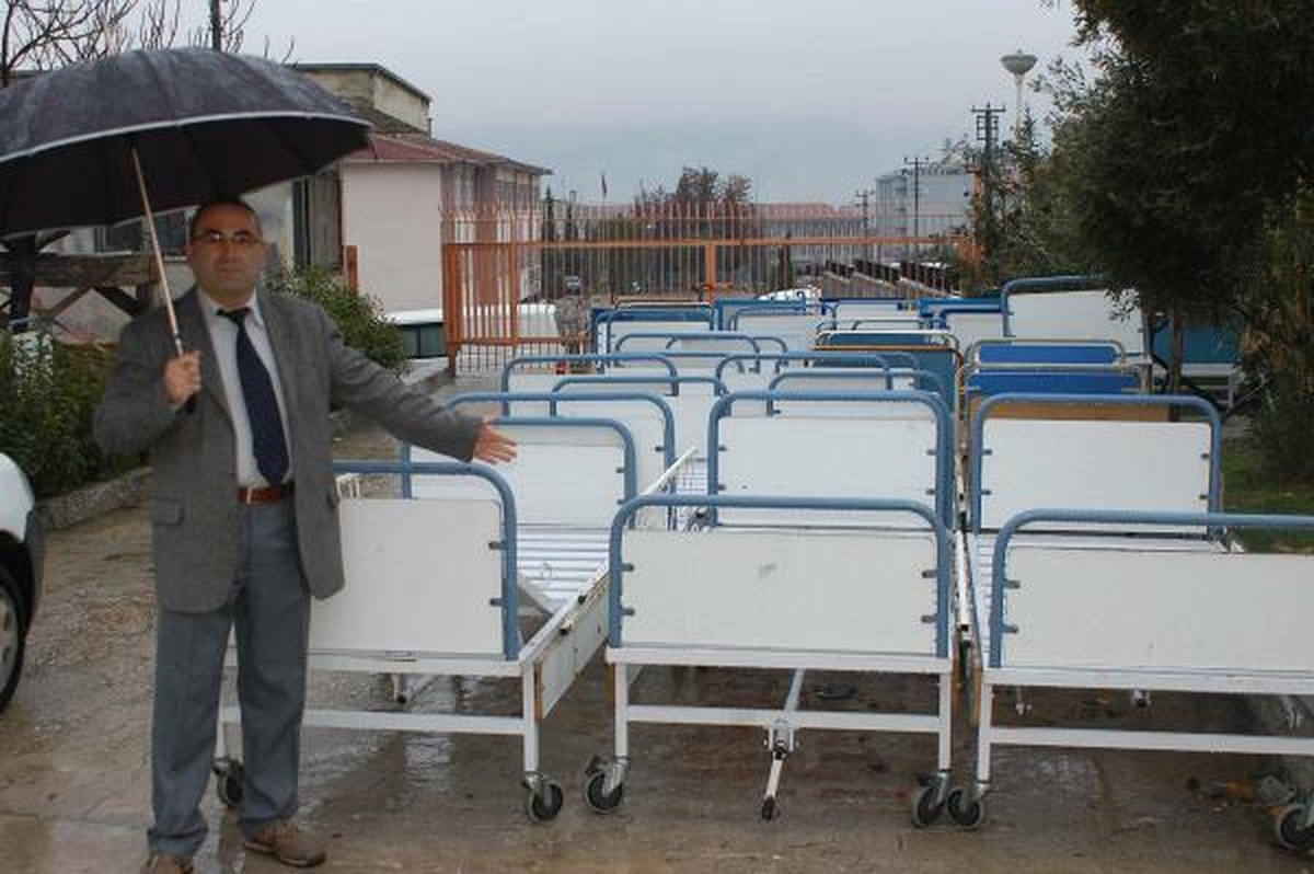 Hasta Yatakları Hurdalıkta
