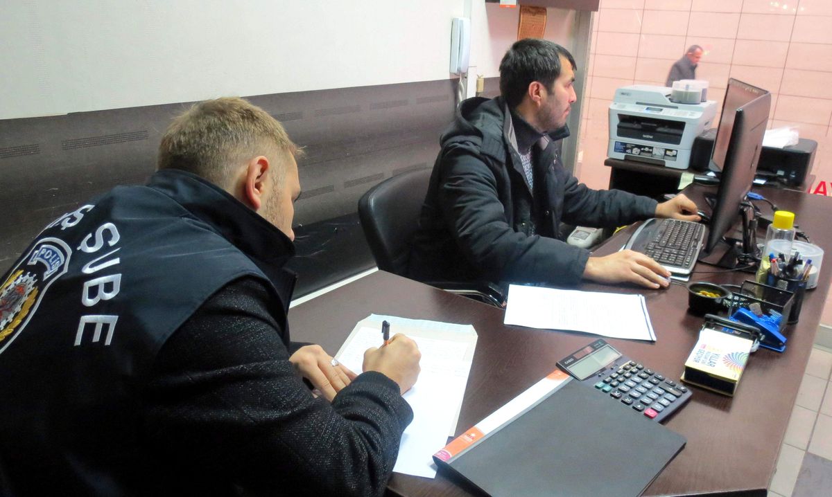 İnternet Kafelere Polis Baskını