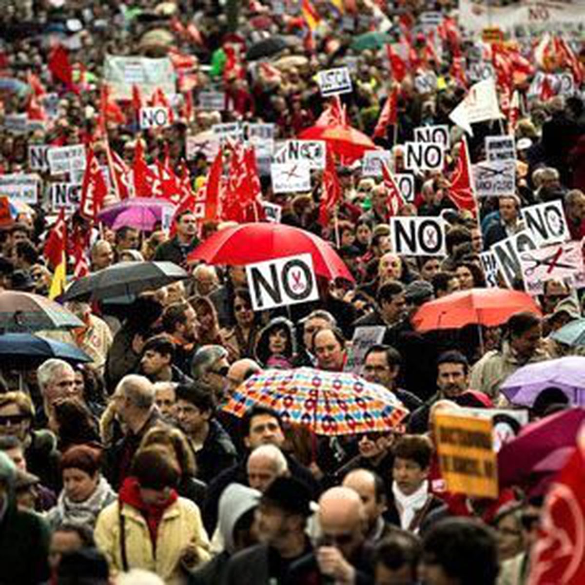 İspanya\'daki Kesintileri Bu Kez Emekliler Protesto Etti