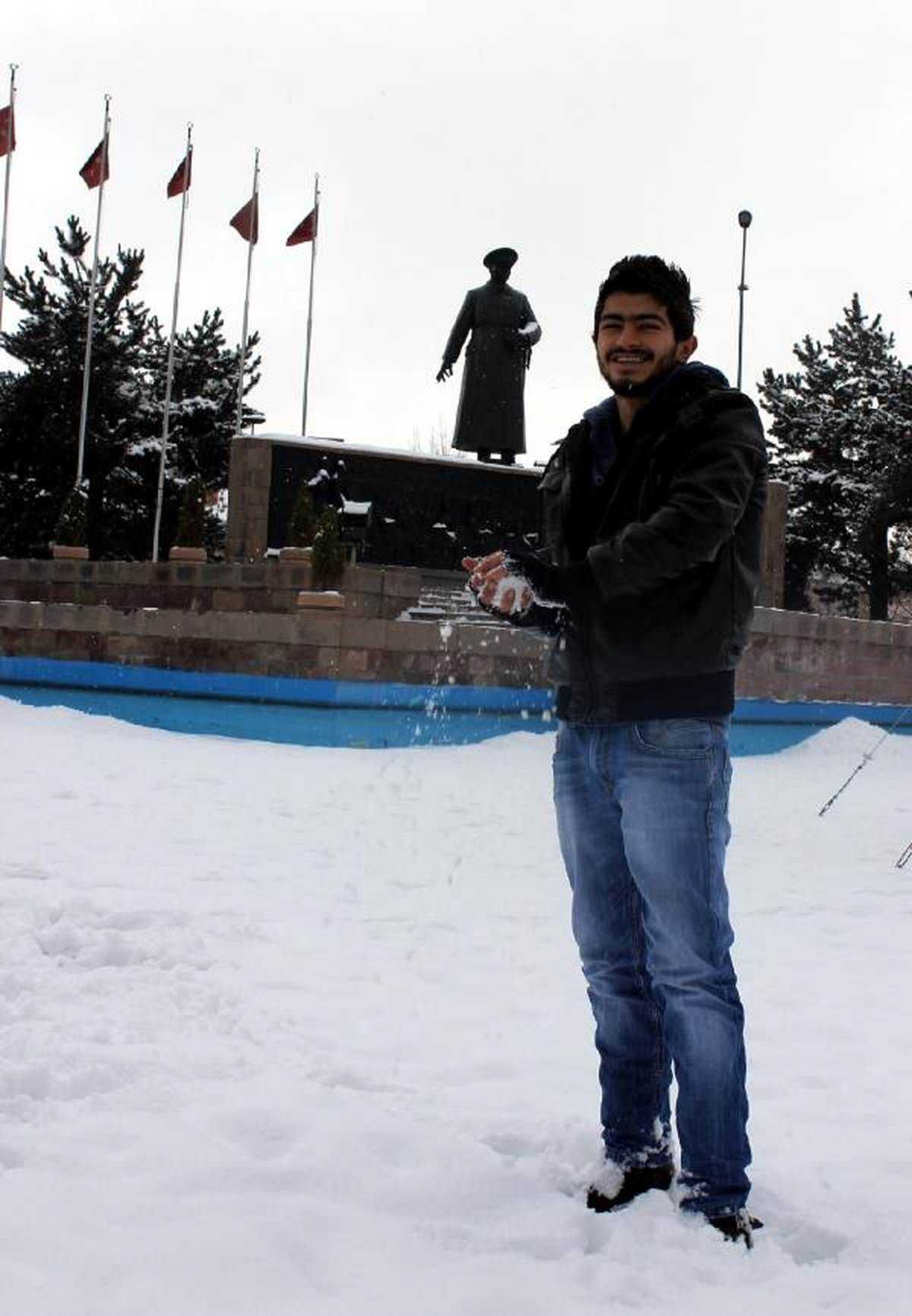Kar Yağdı, Doğu Isındı