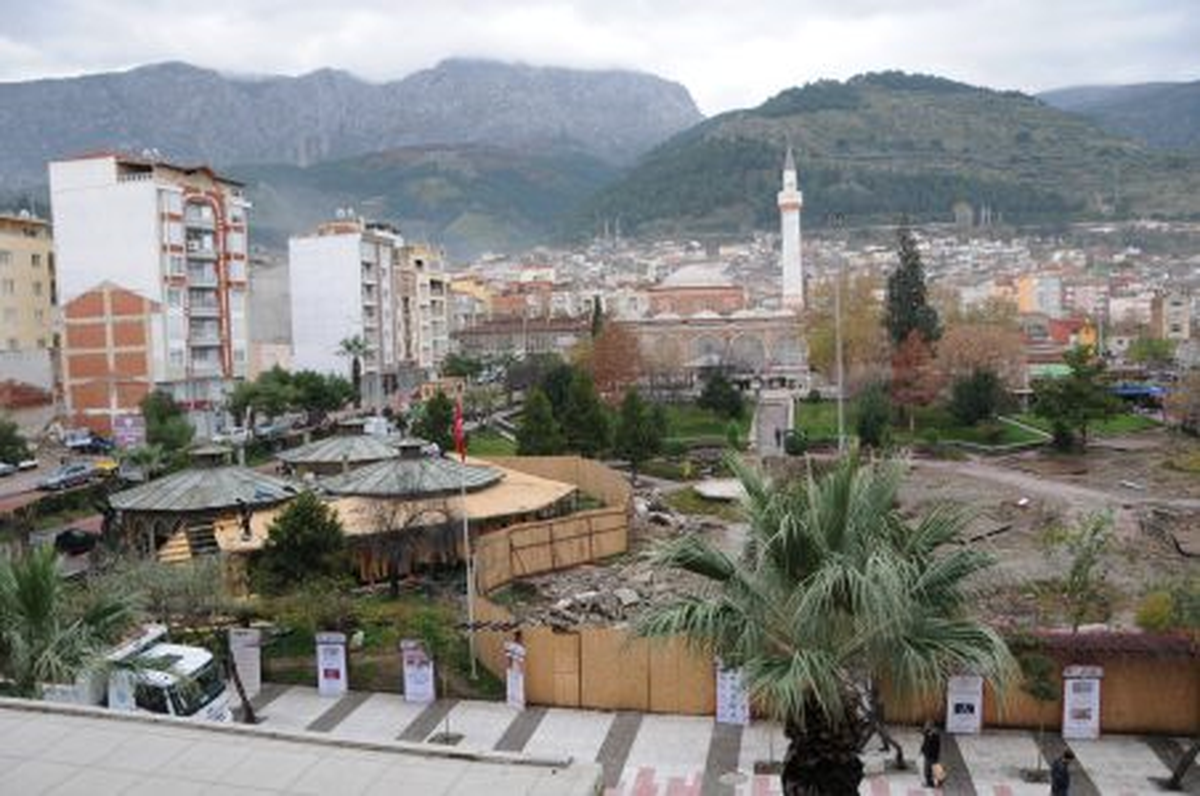 Katlı Otopark Çalışmaları Sürüyor