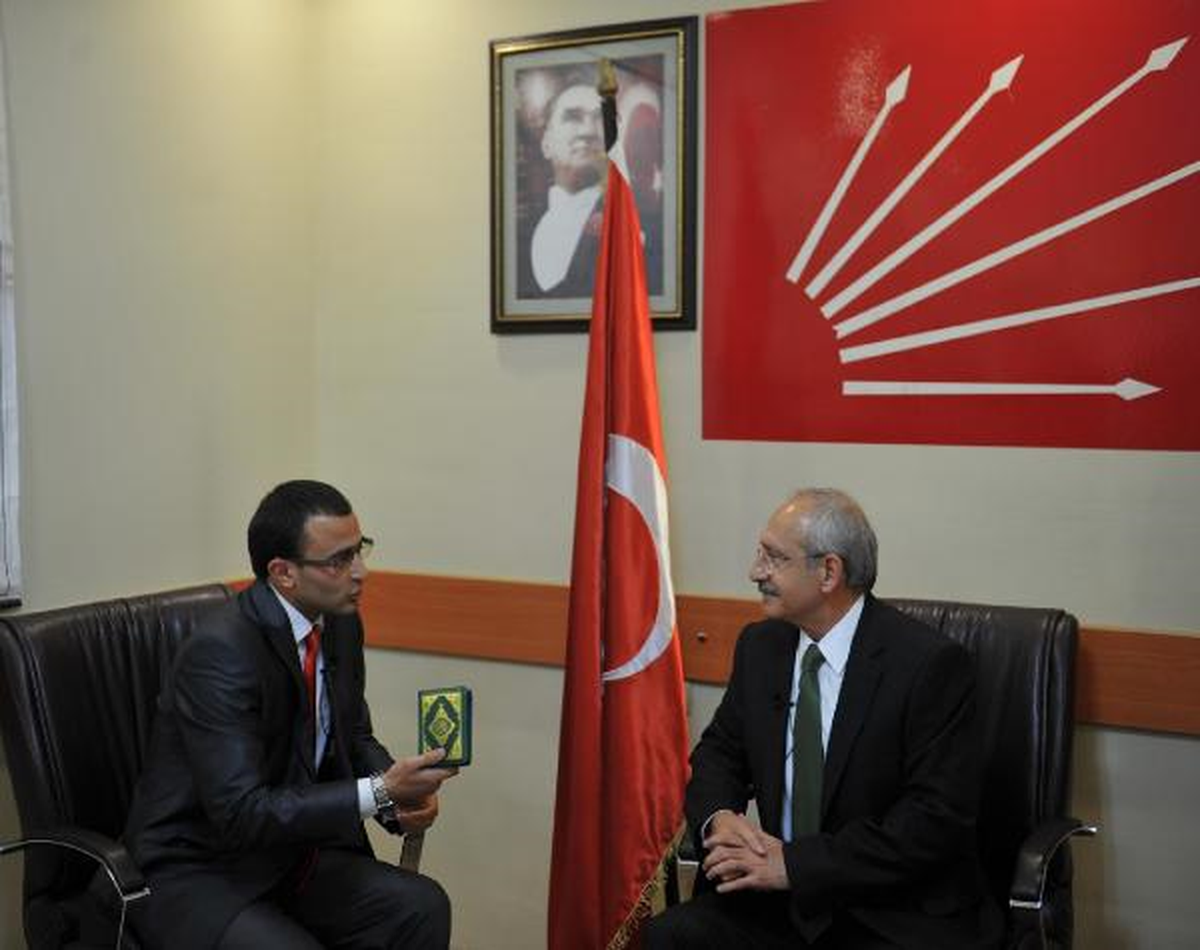 Kılıçdaroğlu\'na Doğum Gününde, Kuran Hediye Edildi
