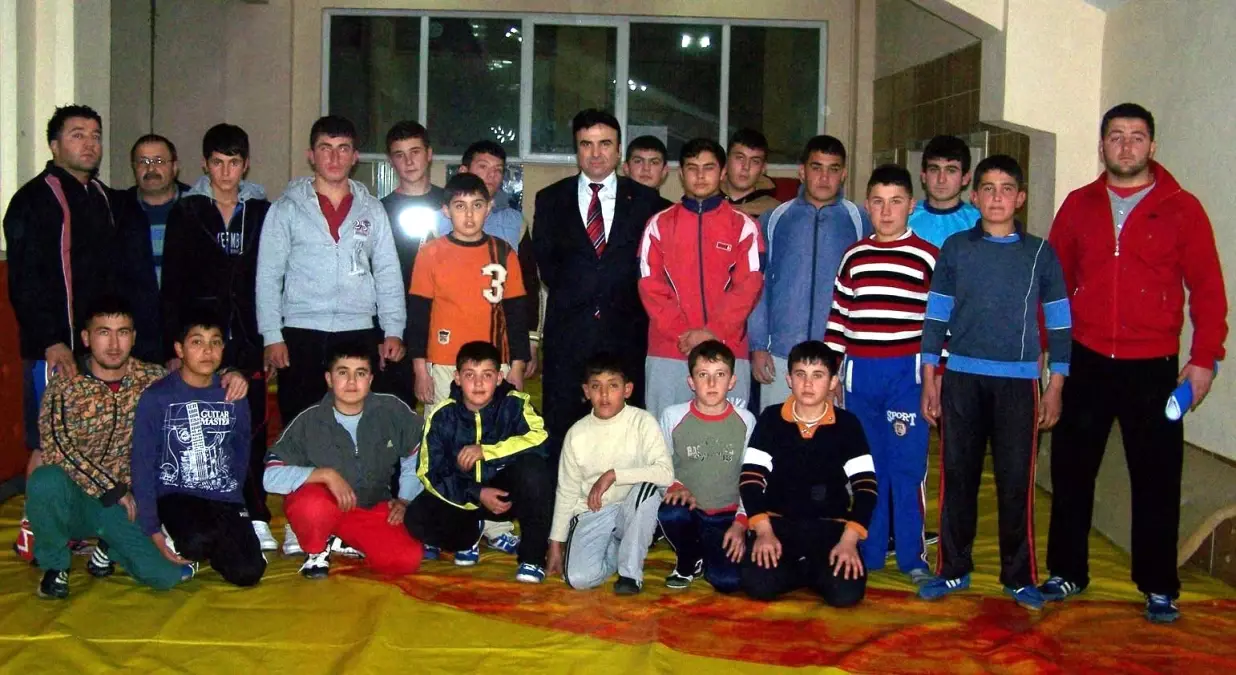 Korkuteli Halk Eğitim Merkezi 'Güreş' Kursu Açtı