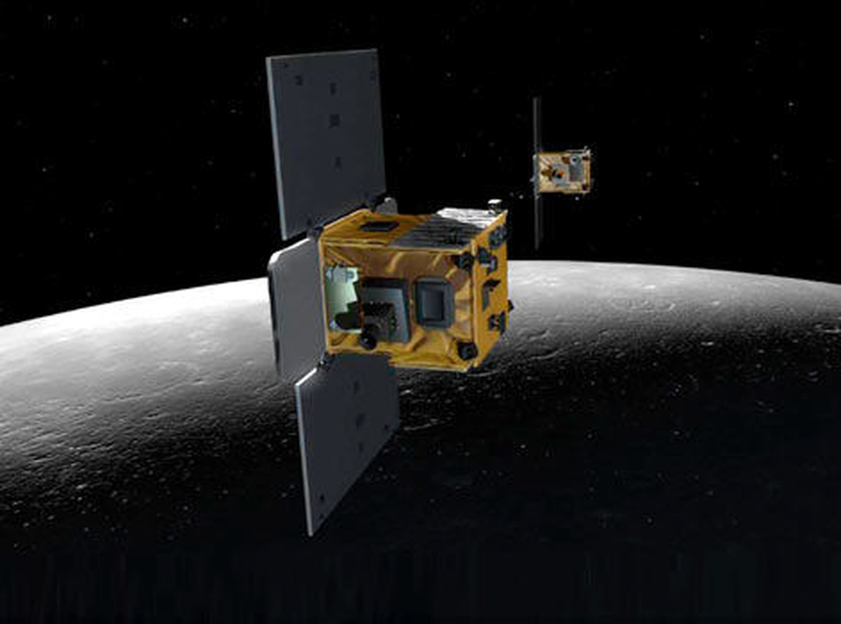 Nasa\'ya Ait 2 Uzay Aracı Ay\'a Çarparak Görevlerini Sona Erdirdi