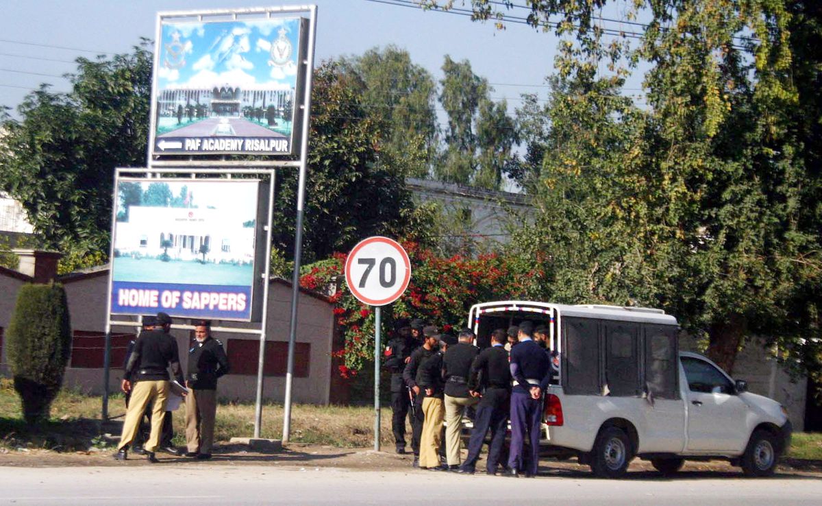 Pakistan\'da Bombalı Saldırı: 15 Yaralı
