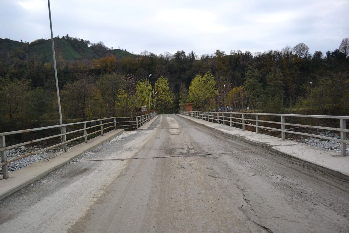 Rize\'de Yarısı 8, Diğer Yarısı İse 6.5 Metre Genişliğindeki 70 Metre Uzunluğundaki Köprü Dikkat...