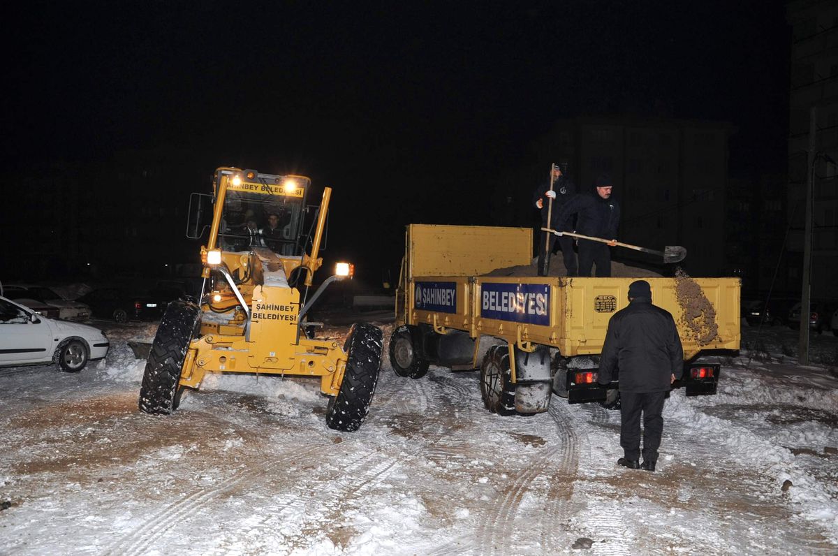 Şahinbey Belediyesi Karla Mücadeleye Erken Başladı