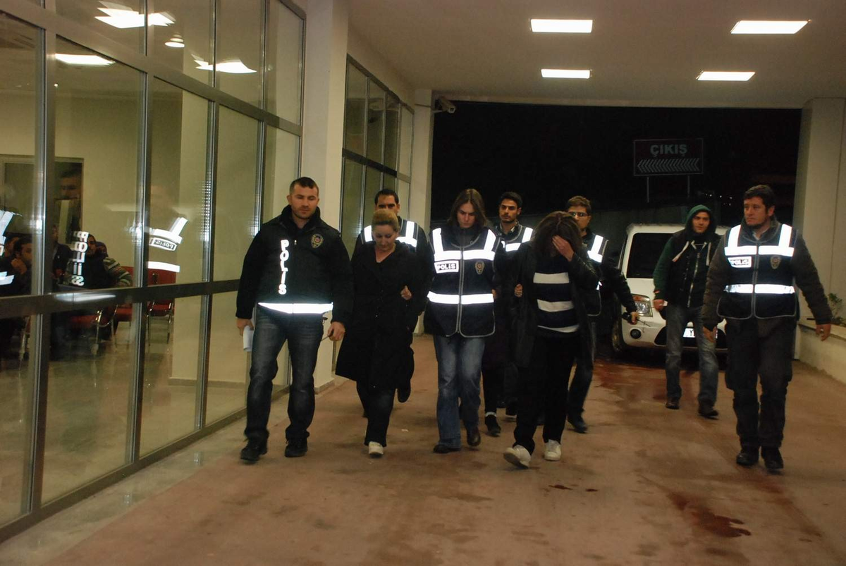 Şanlıurfa\'da Fuhuş Operasyonu: 3 Gözaltı