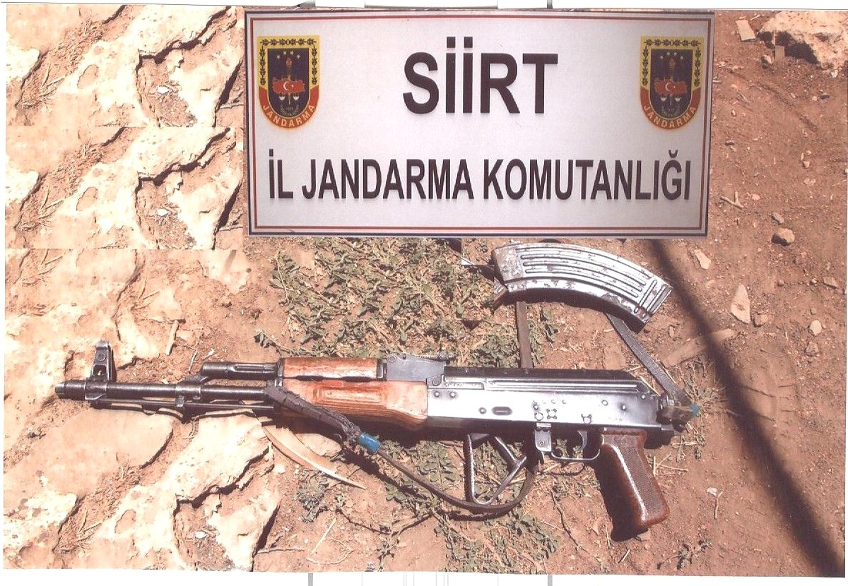 Siirt\'te Toprağa Gömülü Kalaşnikof Bulundu