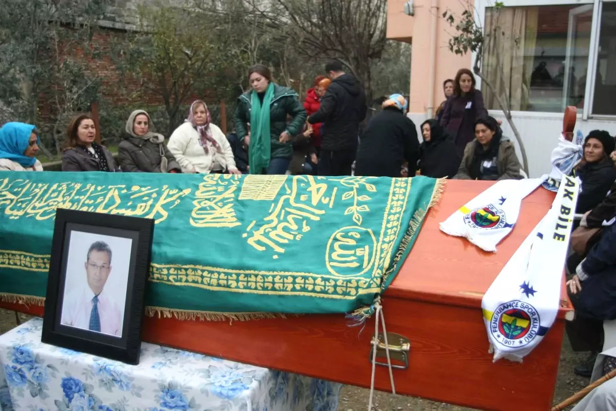 Tabutuna Fenerbahçe Kaşkolu Bağlandı