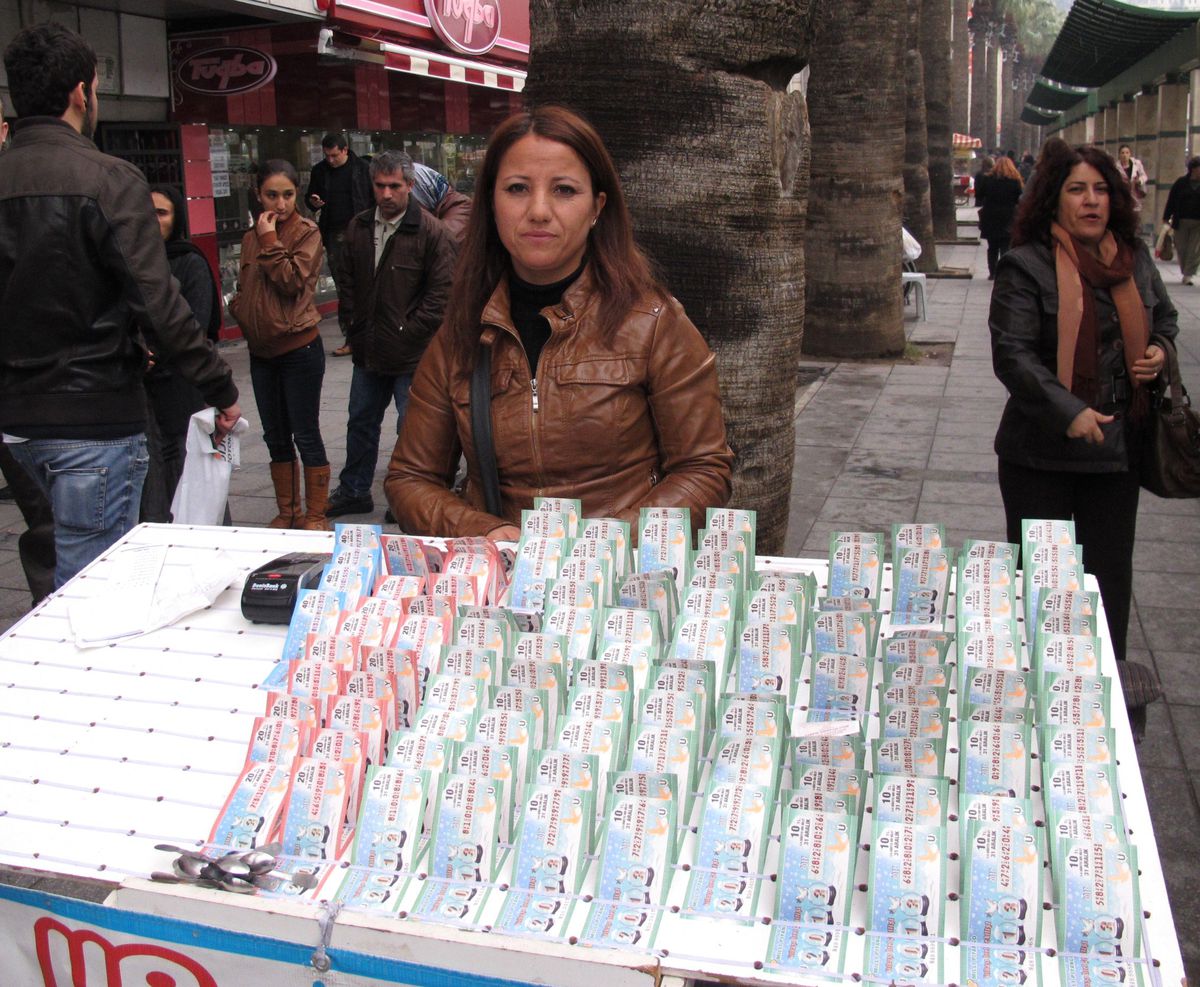 Talih Dağıtırken Mağdur Oldu
