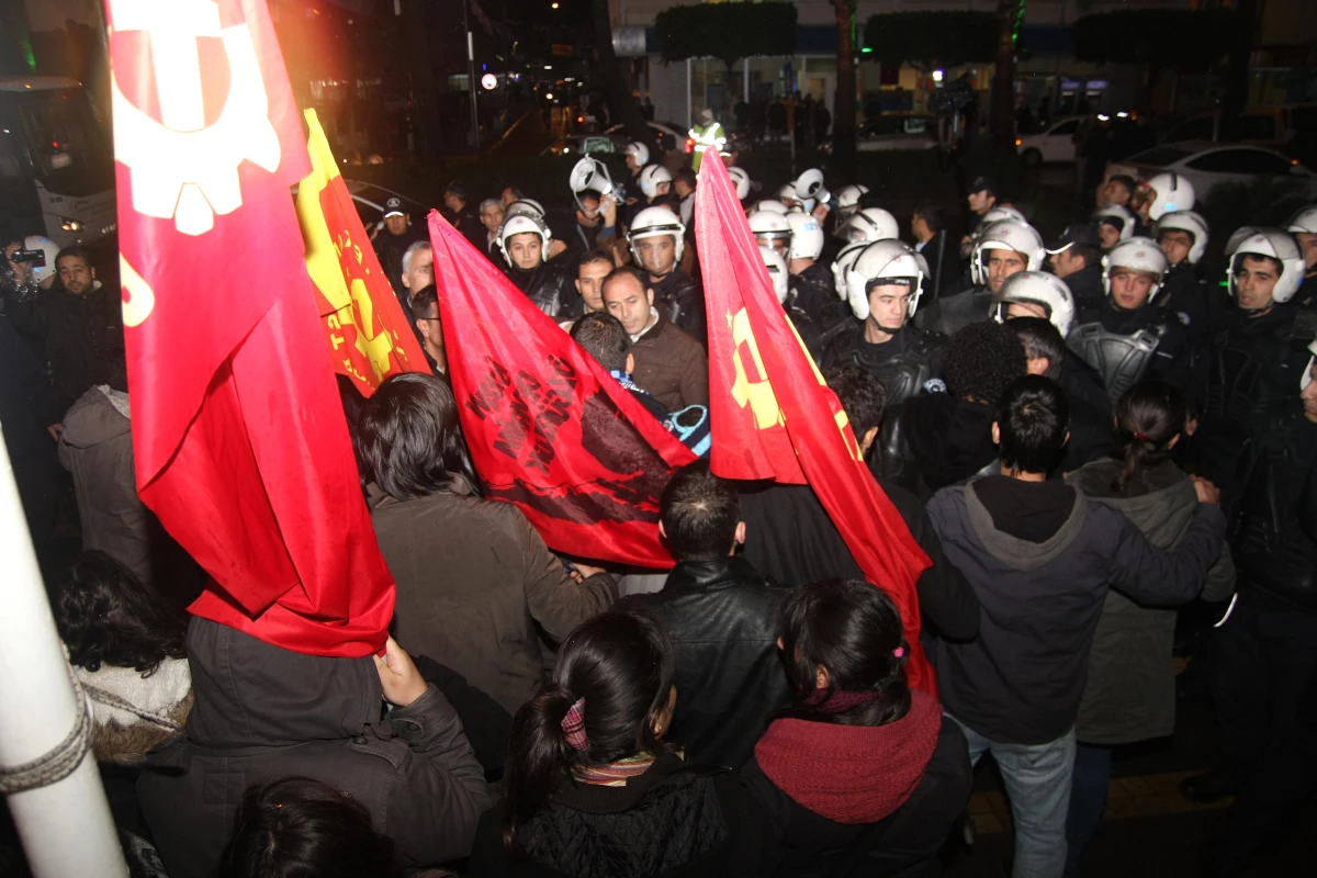 Adana\'da ODTÜ\'lü Öğrencilere Destek Yürüyüşüne Müdahale