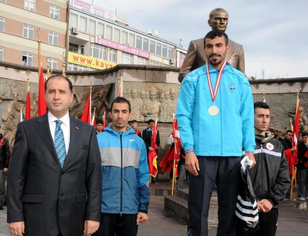 Atatürk\'ün Kayseri\'ye Gelişinin 93\'üncü Yıldönümü Kutlandı