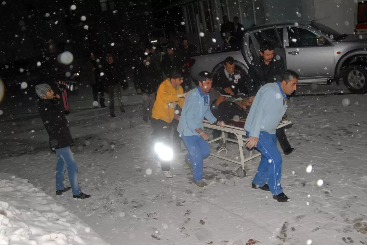 Başkale\'de Silahlı Kavga: 3 Ölü, 2 Yaralı