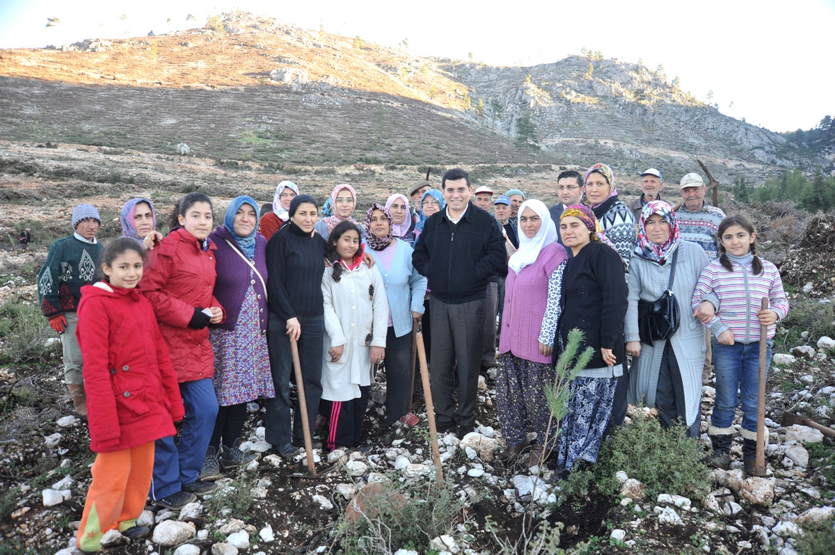 Başkan Tütüncü\'den Şehitlerin Anısına Fidan