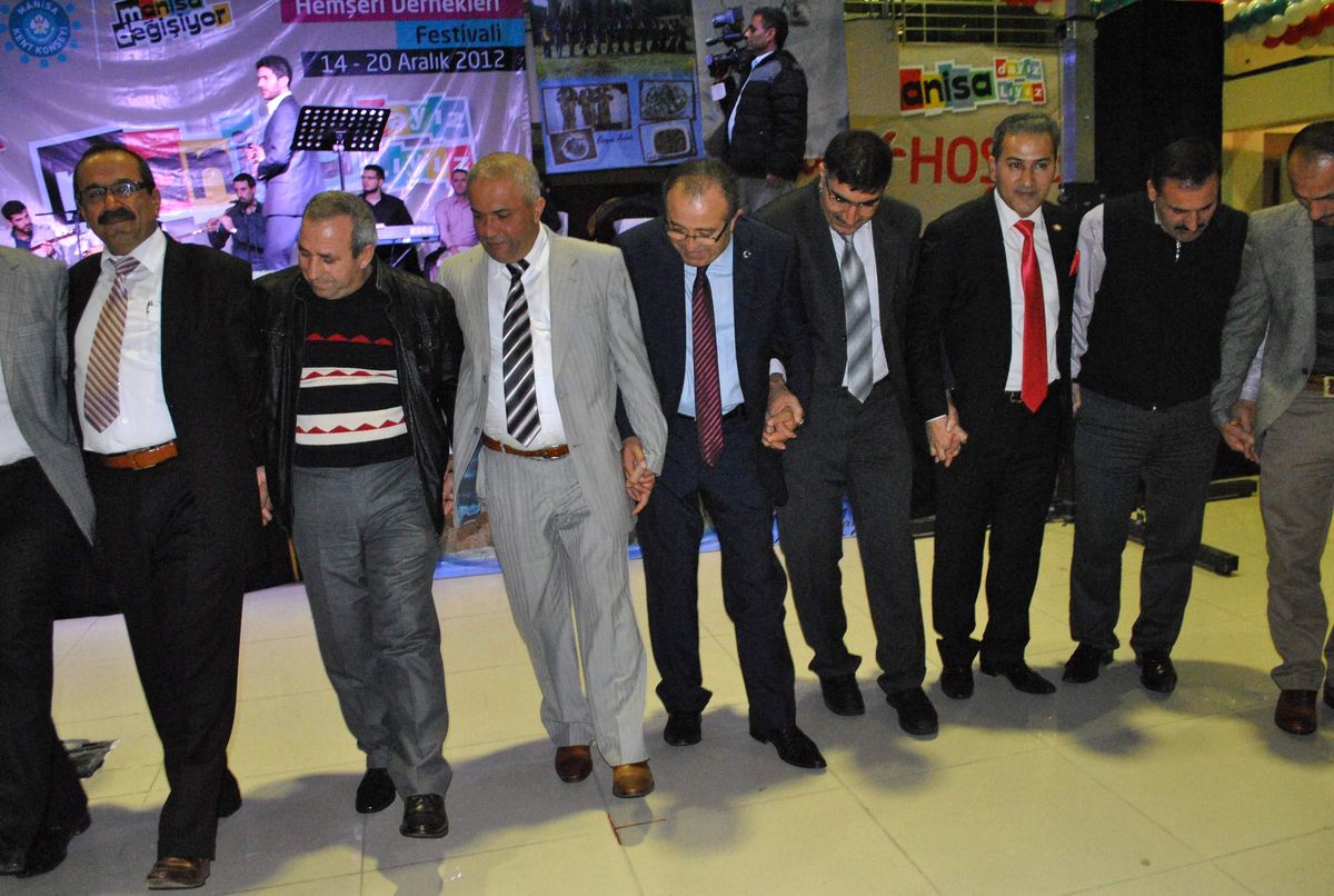 Bitlis Halk Oyunları Ekibi Hayran Bıraktı