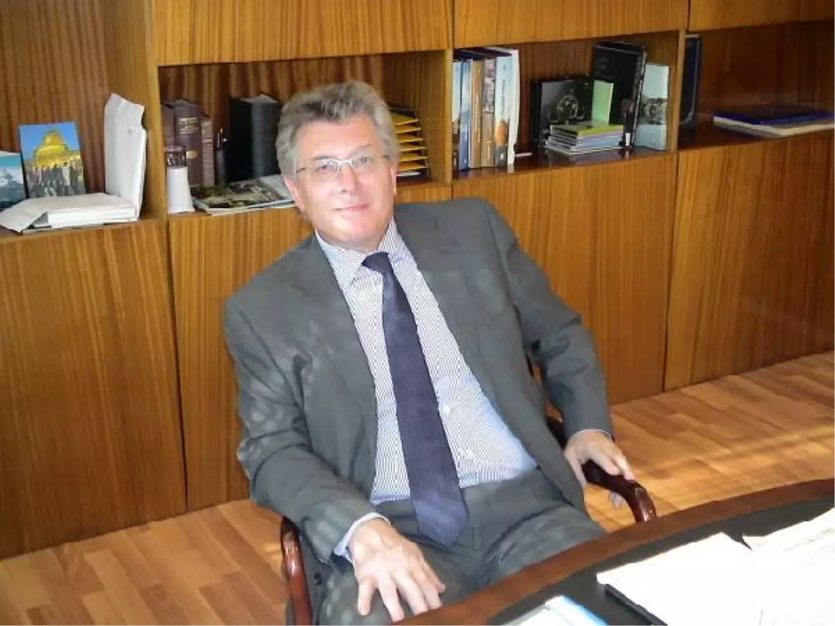 Büyükelçi Sümer: 2013'te Vatandaşlarımız Arasında Dayanışmanın Güçleneceğine İnanıyorum