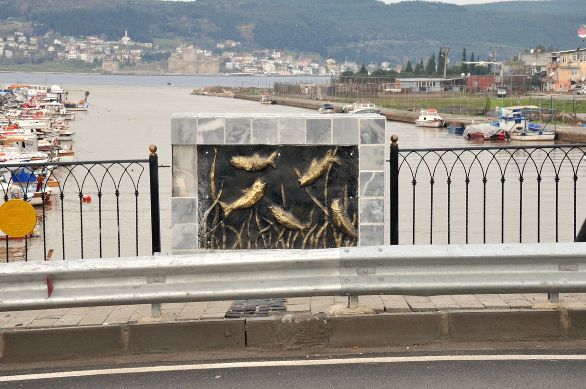 Çanakkale\'de İnönü Köprüsü Süsleniyor
