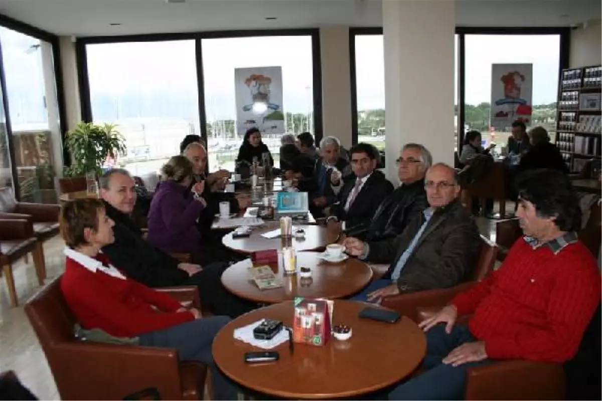 Didim\'de Stk\'lar Balık Çiftliklerine Karşı