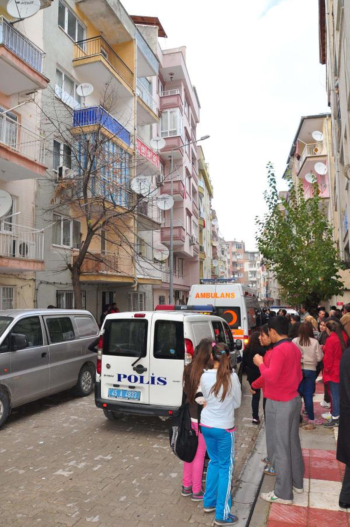 Evinde Boğazı Kesilerek Öldürüldü
