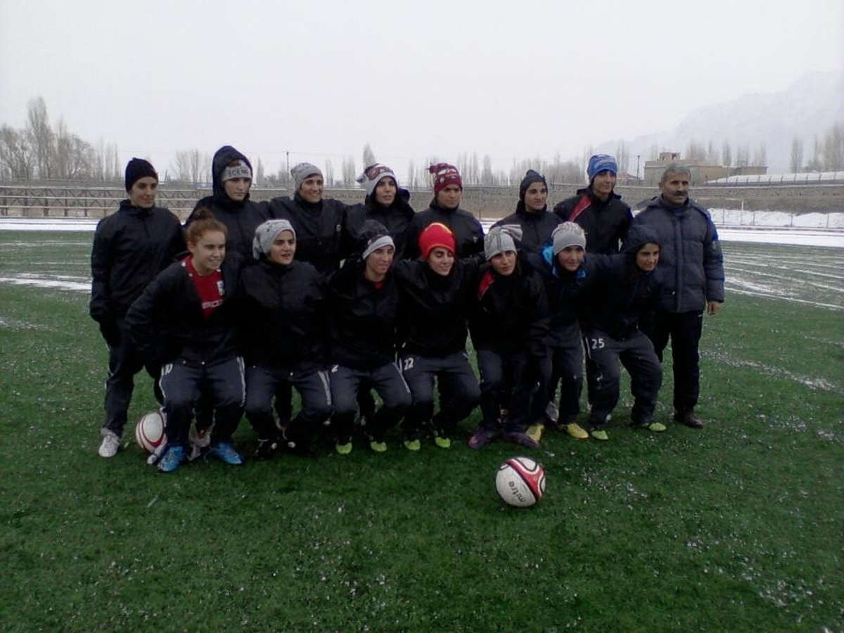 Hakkari Kadın Futbol Takımı Engel Tanımıyor