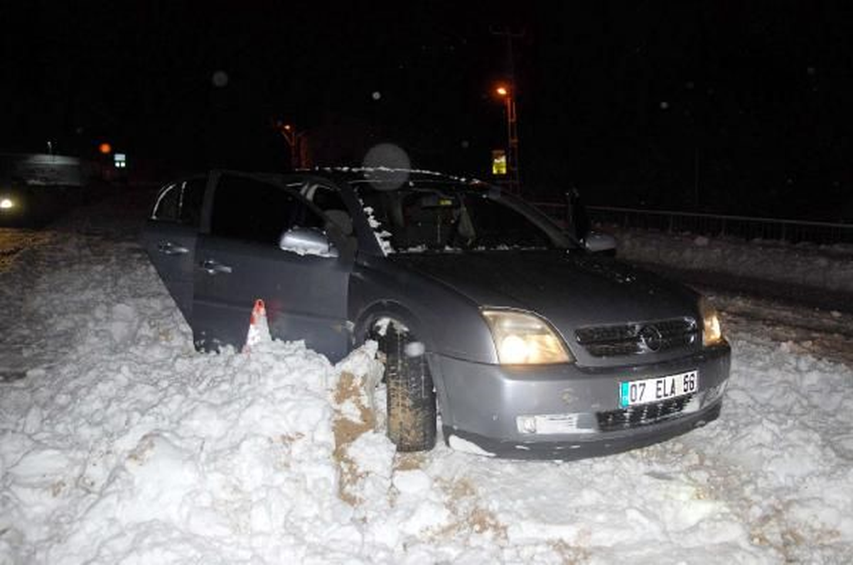Kar Yağışı ve Tipi Sivas- Malatya Karayolunu Ulaşıma Kapattı (3)