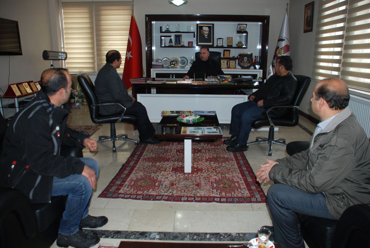 Mahalle Halkından Başkan Alaydın\'a Teşekkür Plaketi