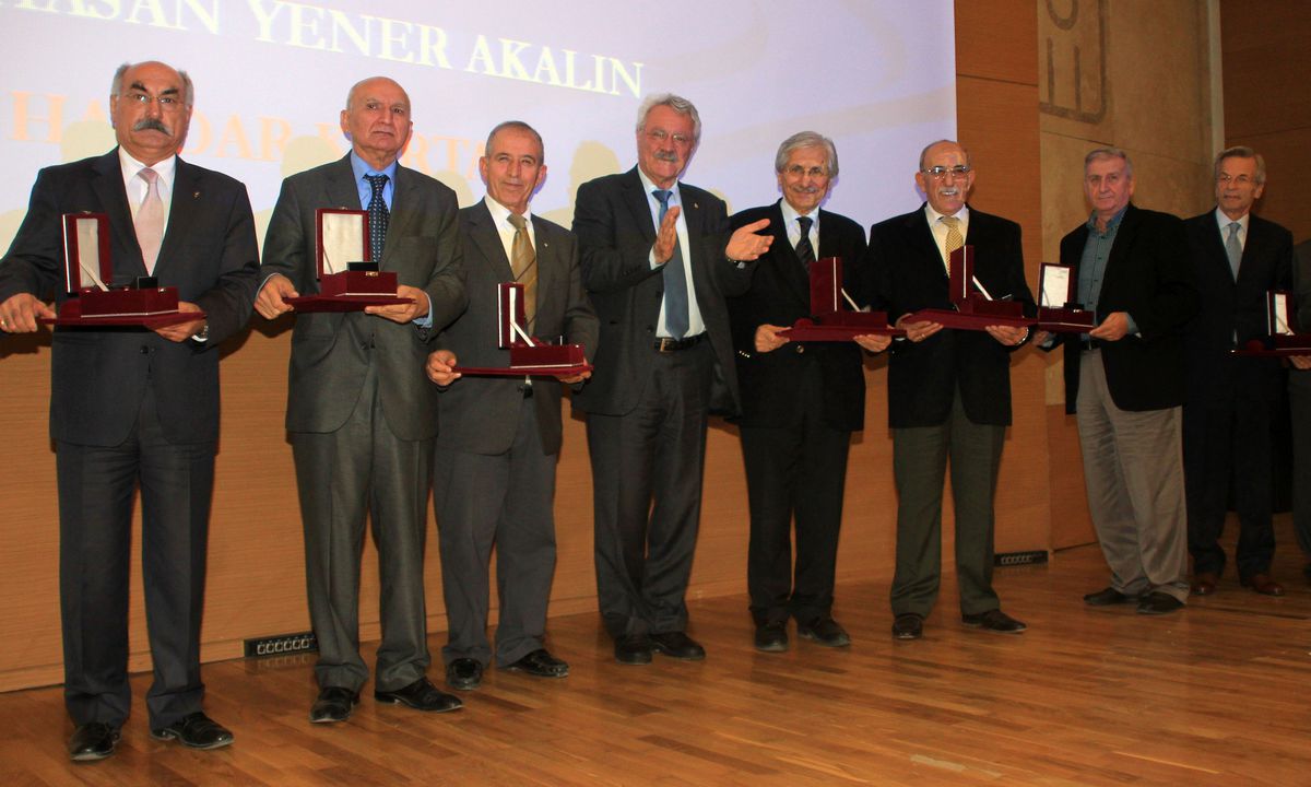 Meslekte Kırk Yılın Hatırı İmo\'da Ödüllendirildi