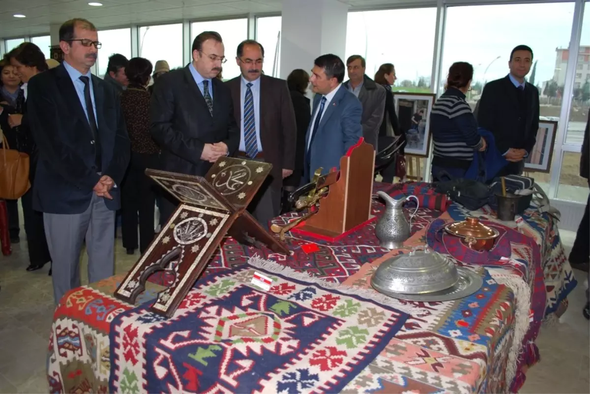 Nkü'de El Sanatları Paneli Düzenlendi