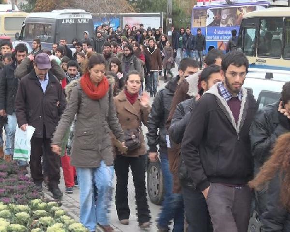 ODTÜ\'de Ağır Yaralanan Öğrenciyi Arkadaşları Yalnız Bırakmadı