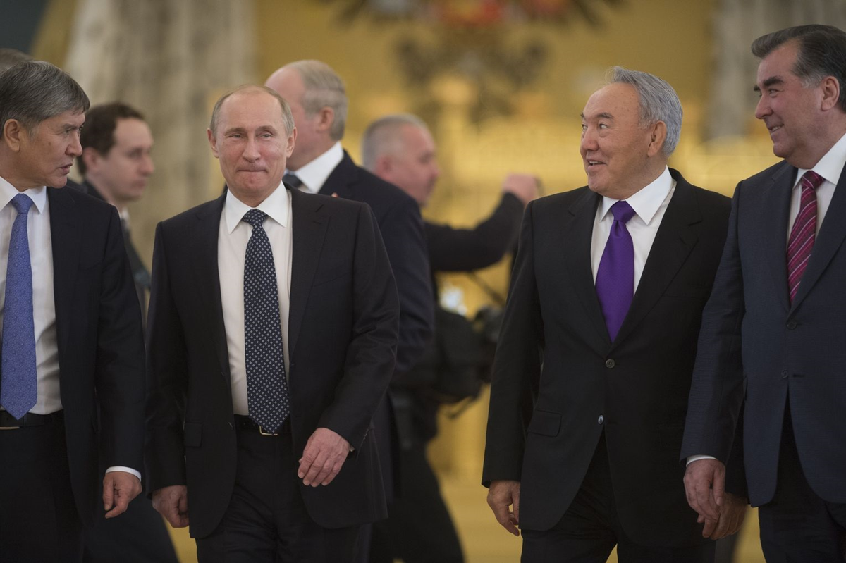 Putin, Kgaö Zirvesinin Açılışını Yaptı