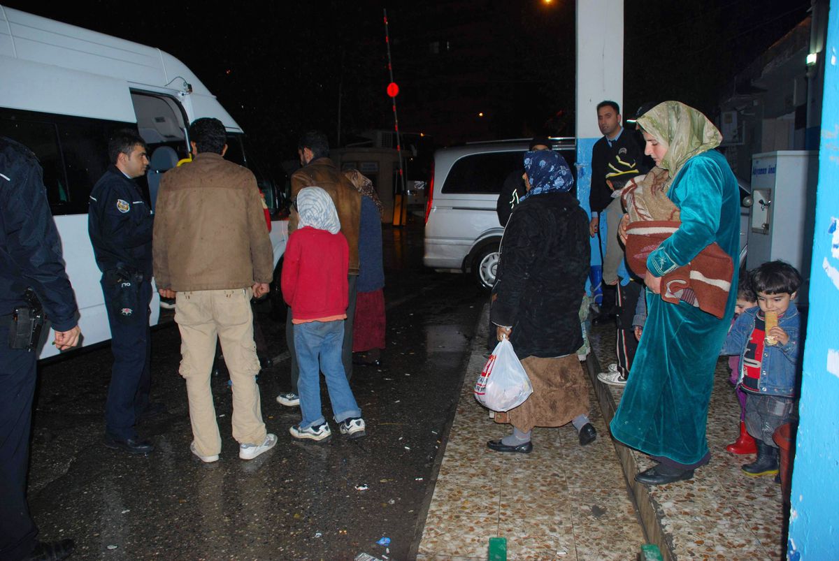 Suriyeli Kaçak Mülteciler Polis Tarafından Yakalandı