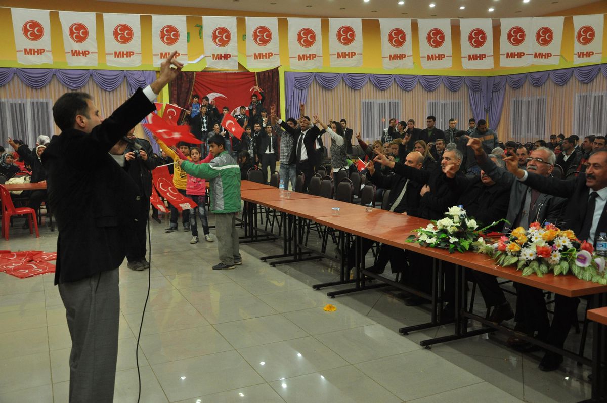Suriyeli Türkmenler MHP Gecesinde Eğlendi