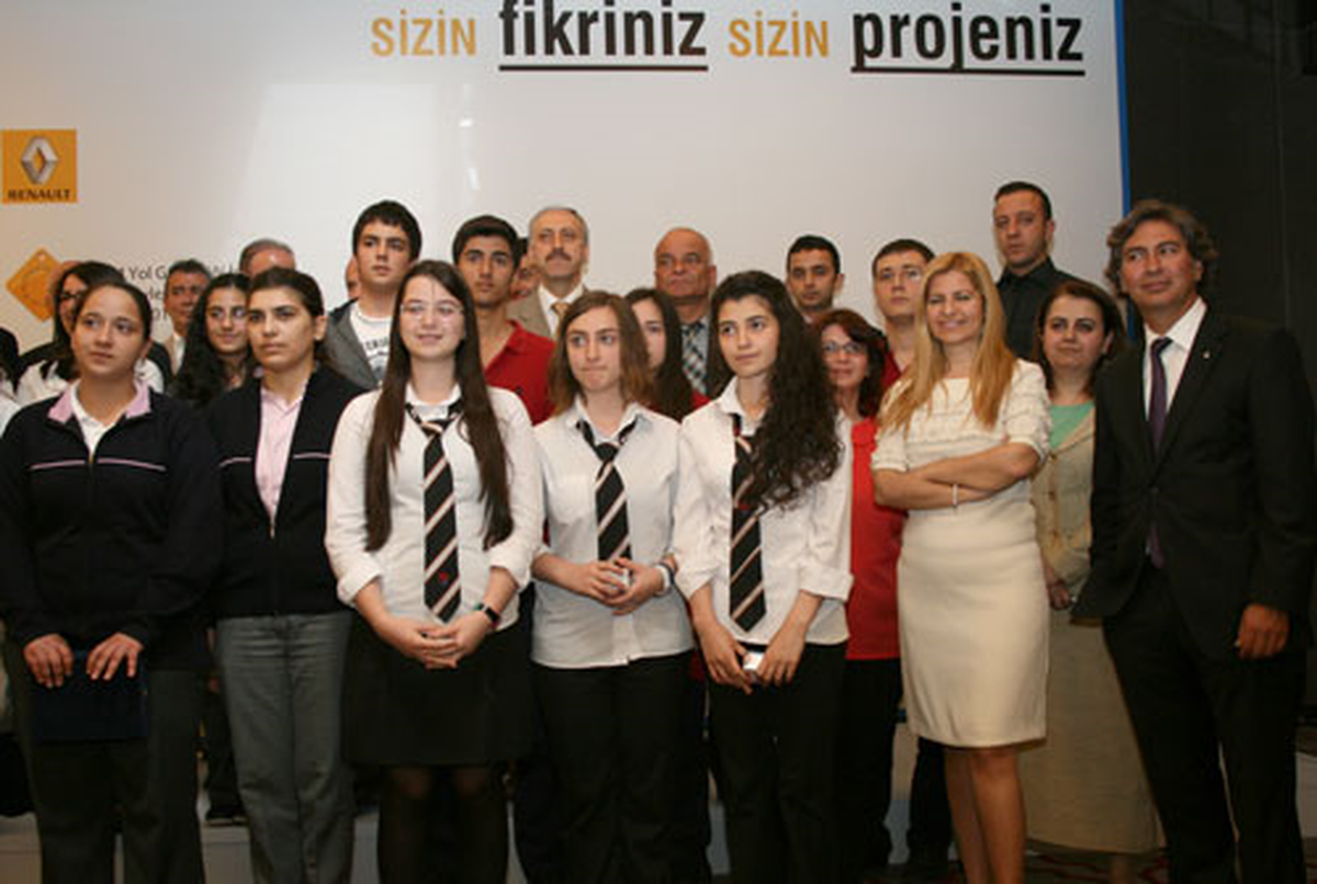 Trafik Sorunlarını Çözmek İçin Liseliler İşbaşında