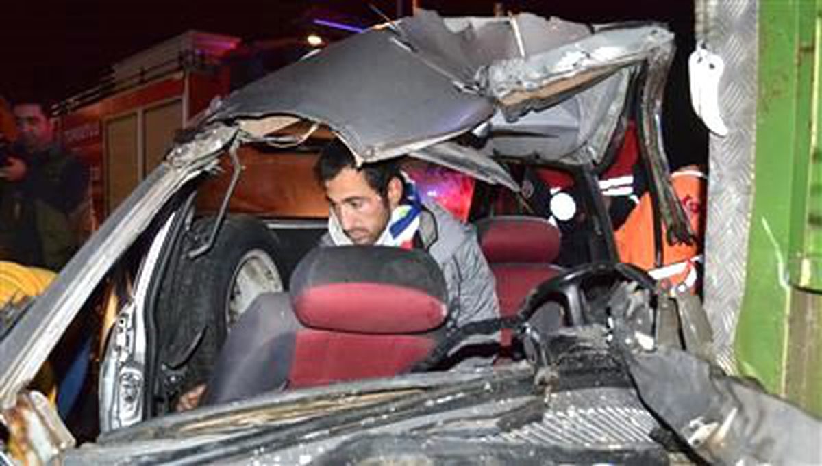 Turgutlu\'da Trafik Kazası: 3 Yaralı