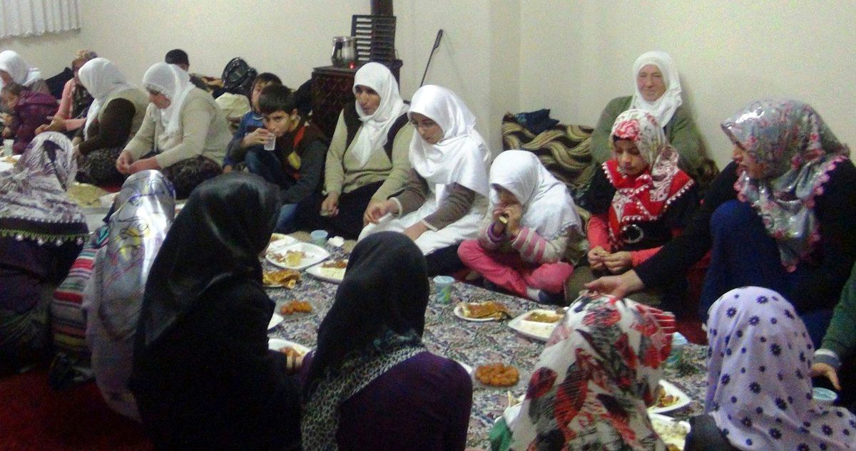 UMUT-DER Kadın Kolları Fakir Ailelerle Buluştu