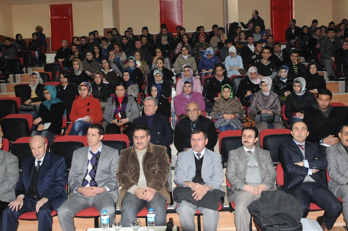 Üniversitede "Yoksullukla Mücadele" Paneli