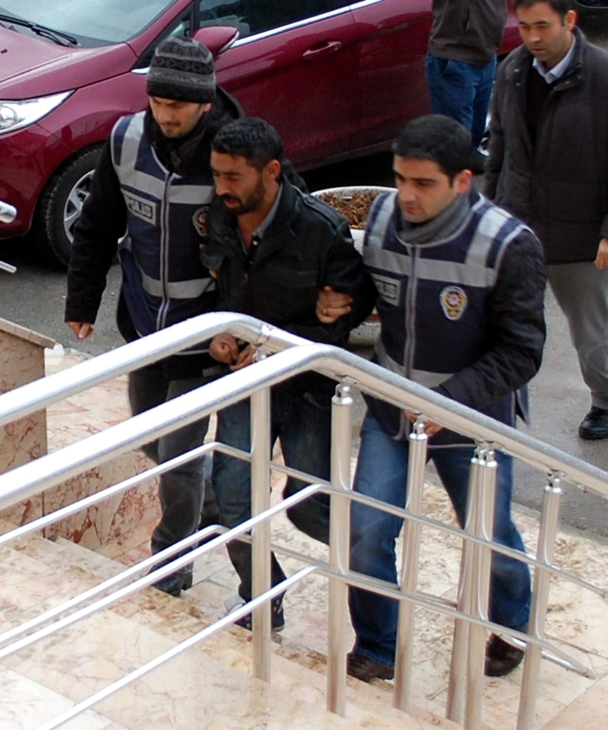 Uyuşturucu Zanlıları Tutuklandı