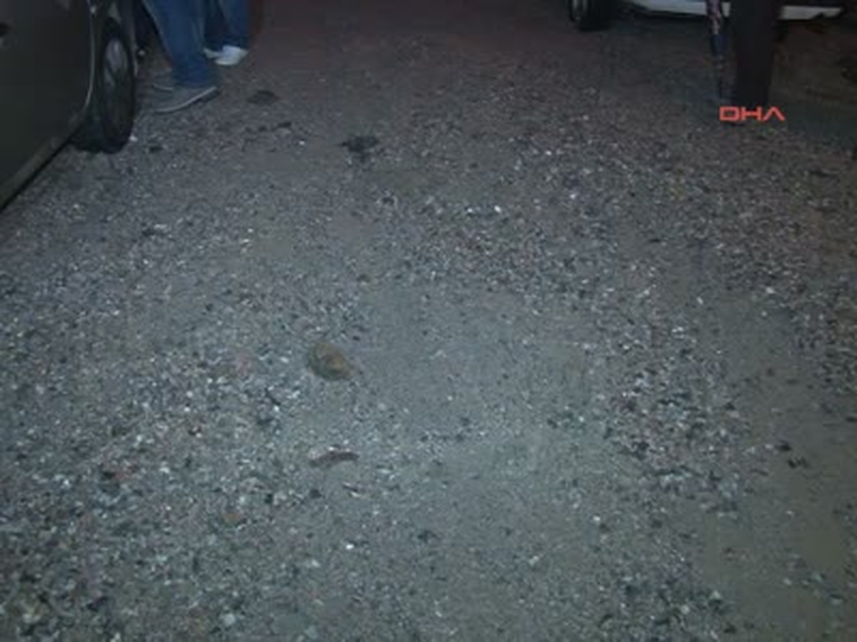 Yağmur Suyunun Sürüklediği Kum İşyerine Doldu