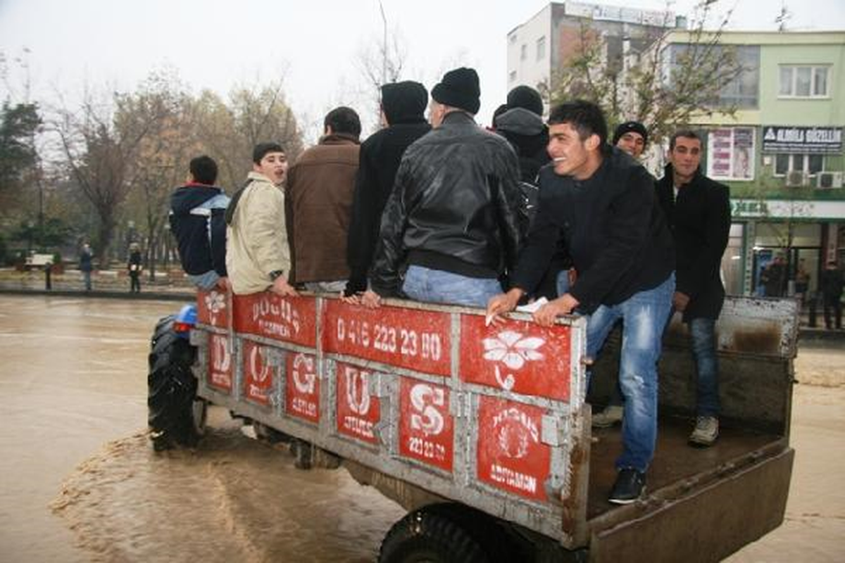 Adıyaman\'da Okullara Yağmur Tatili (2)