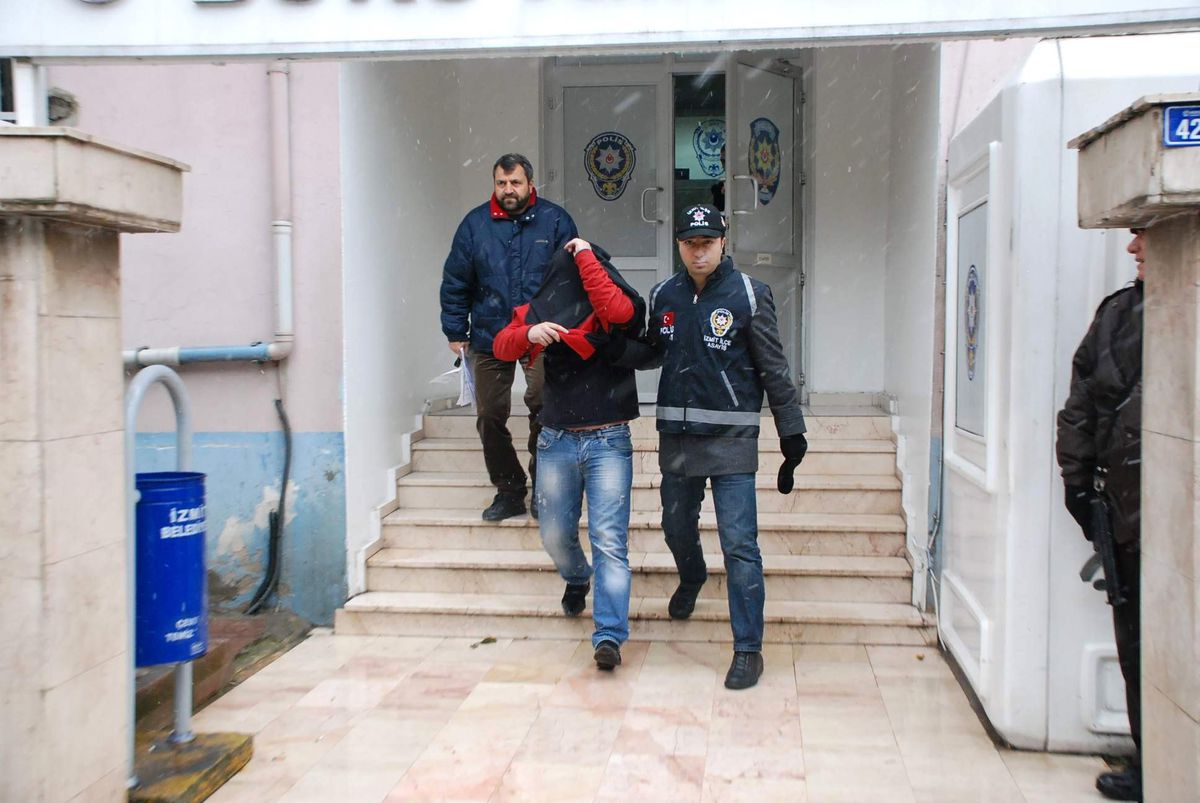 Aranan Şahıs Uygulamada Yakalandı